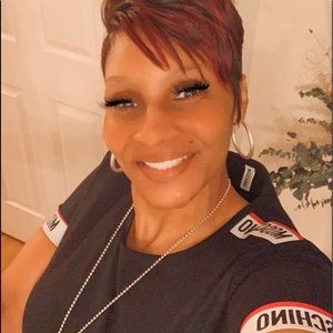 Meet your Posher, Deena